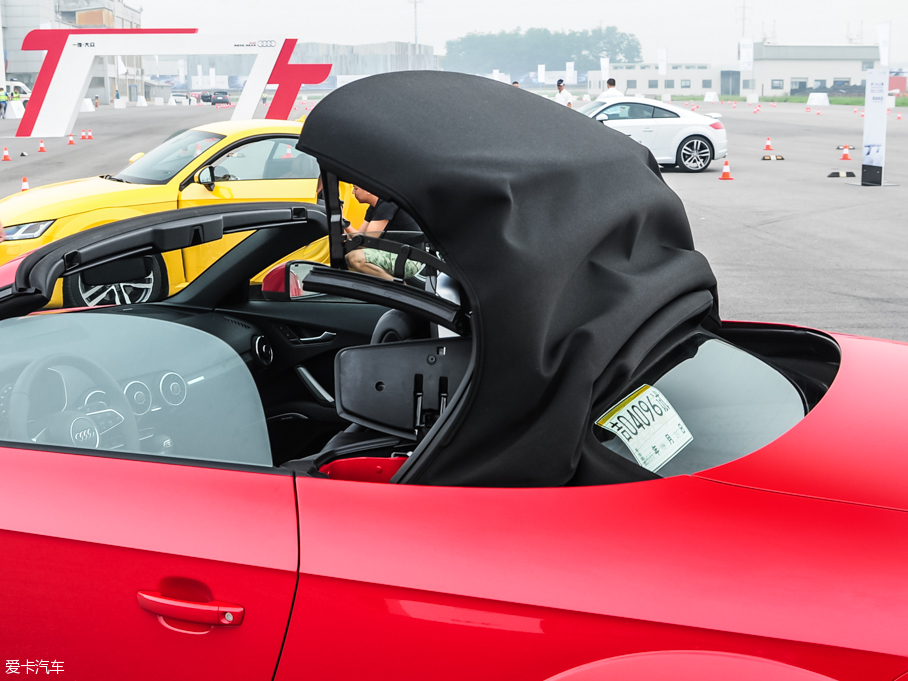 2015WTT Roadster Roadster 45 TFSI quattro