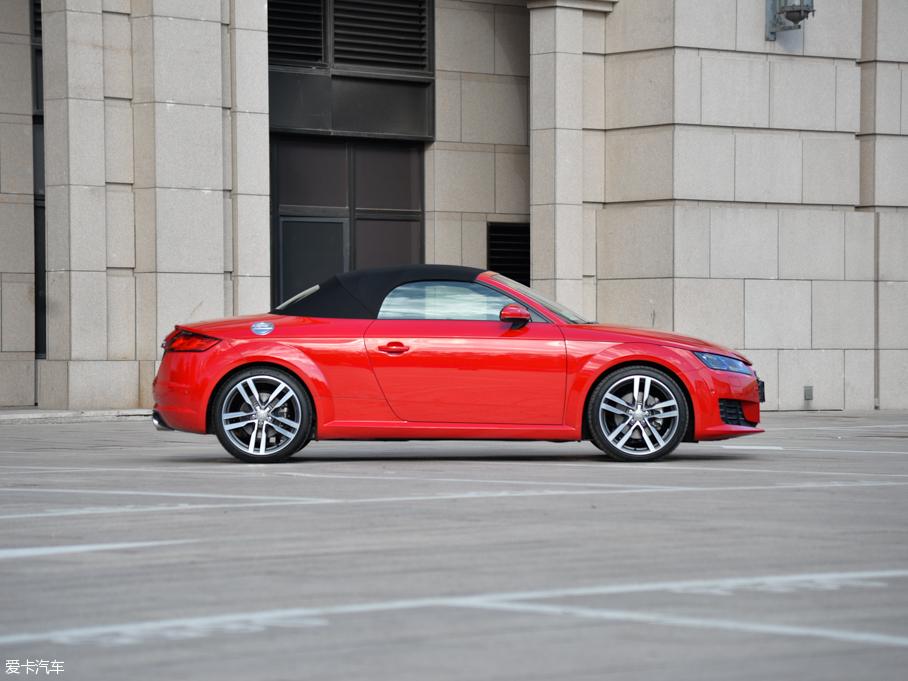 2015?yun)WTT Roadster Roadster 45 TFSI quattro