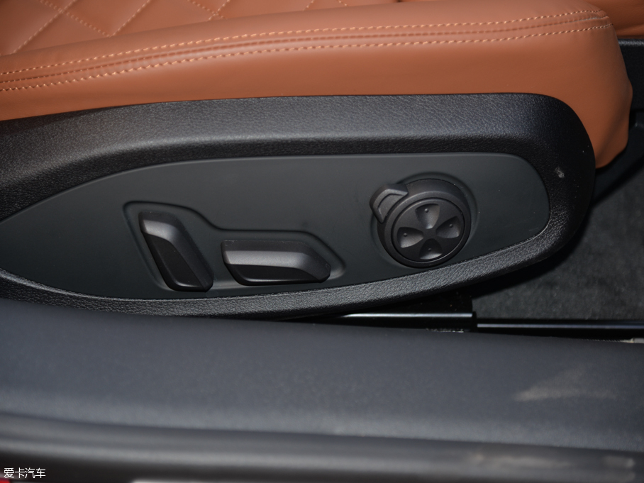 2015?yun)WTT Roadster Roadster 45 TFSI quattro