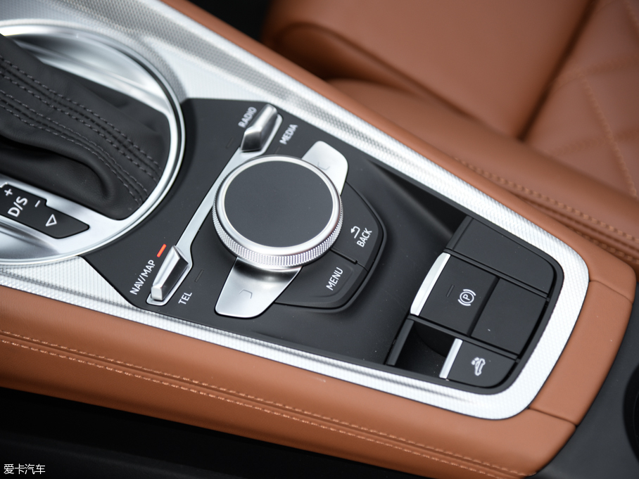 2015?yun)WTT Roadster Roadster 45 TFSI quattro