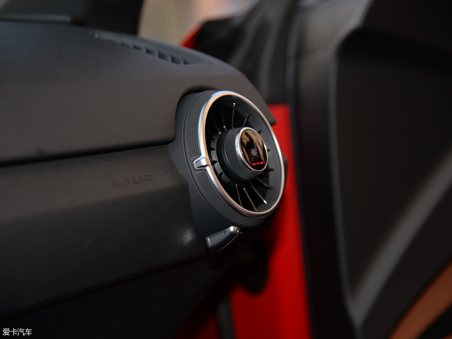 2015?yun)WTT Roadster Roadster 45 TFSI quattro