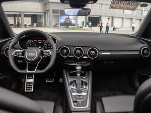 2015Roadster 45 TFSI quattro п؅^