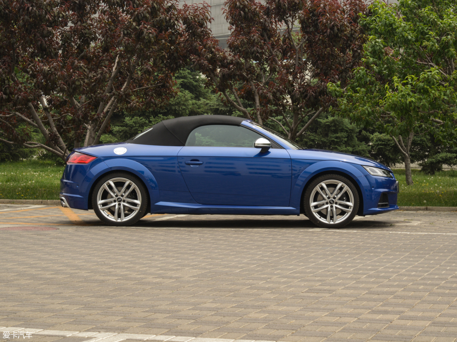 2016WTTS Roadster Roadster quattro