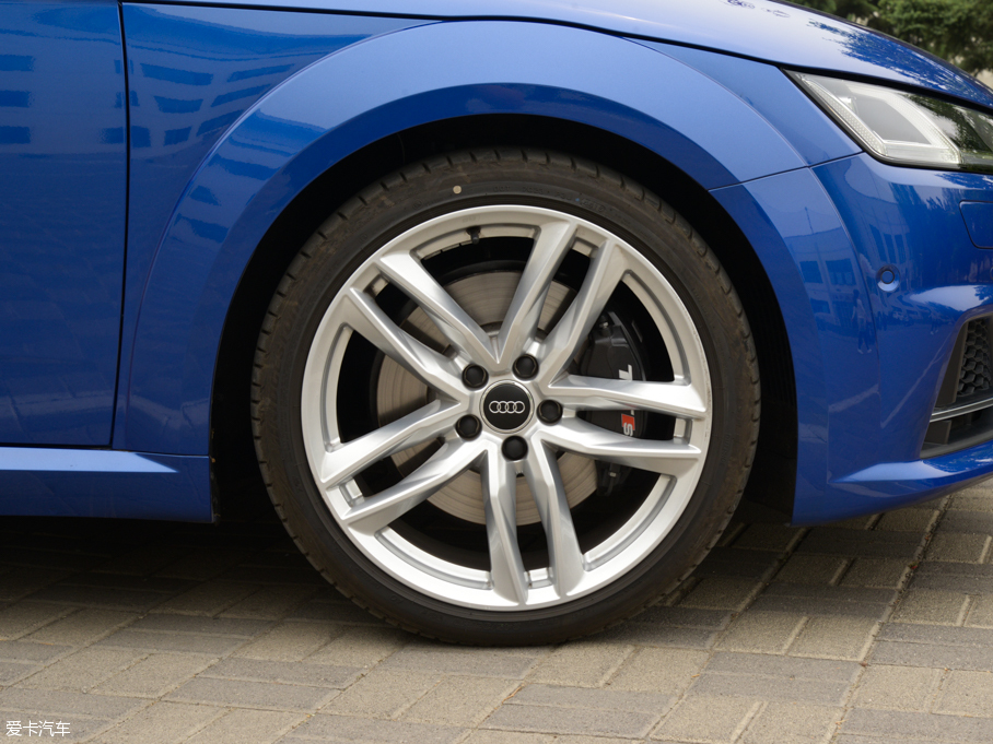 2016?yun)WTTS Roadster Roadster quattro