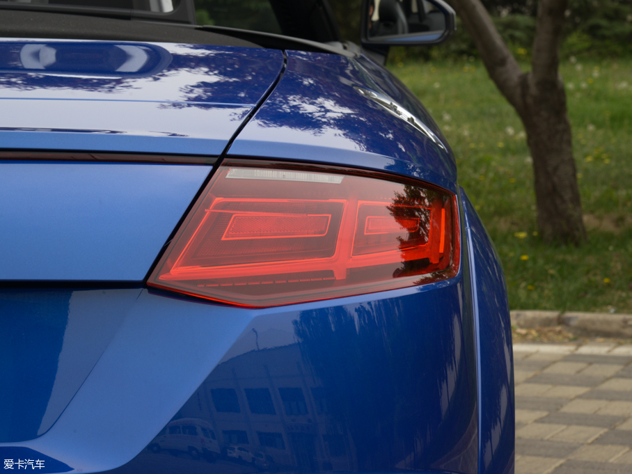 2016?yun)WTTS Roadster Roadster quattro