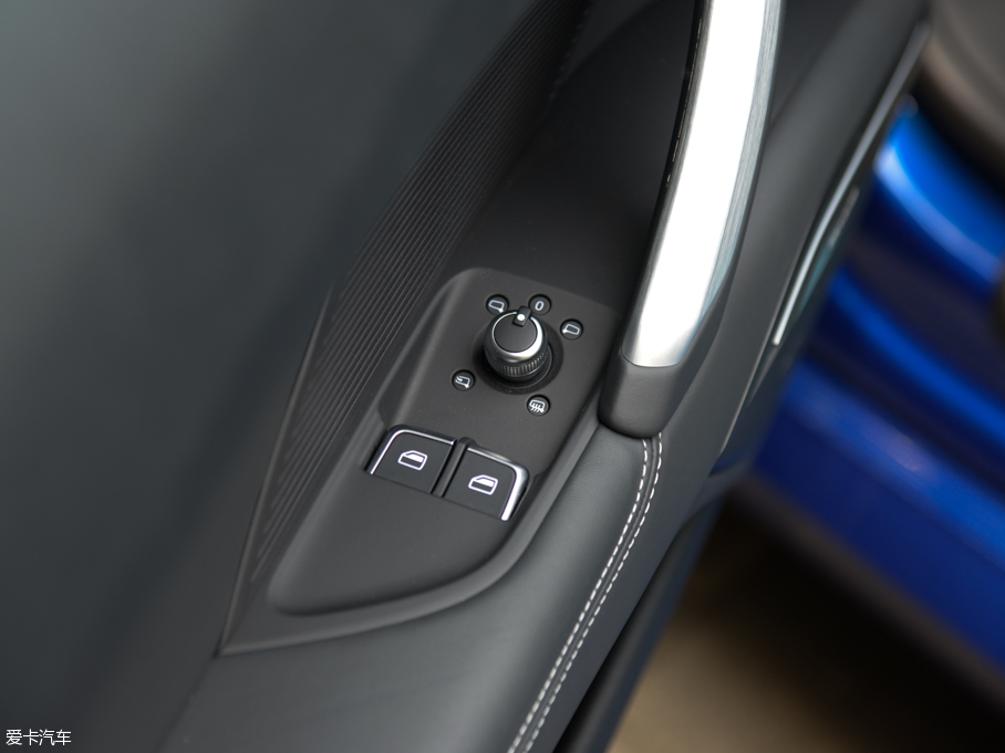 2016?yun)WTTS Roadster Roadster quattro