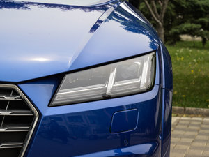 2016款Roadster quattro 大灯