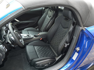 2016款Roadster quattro 主驾驶座椅