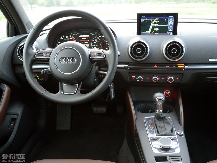 2015WA3 Limousine(M(jn)) 2.0T quattro 