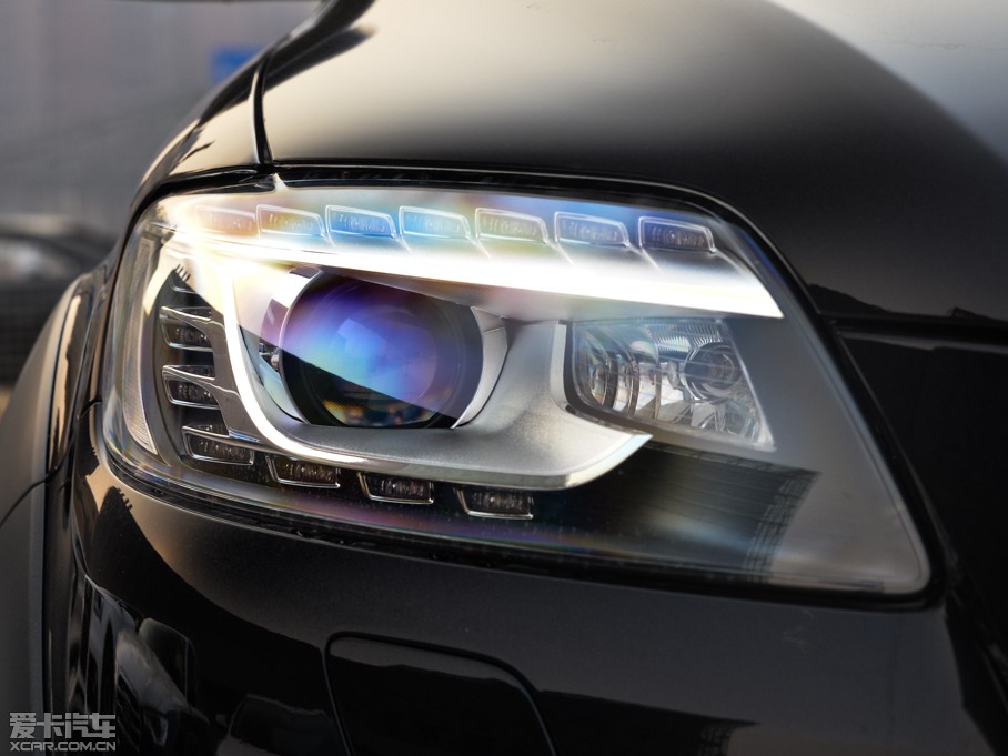 2015?yun)WQ7 40 TFSI ذ