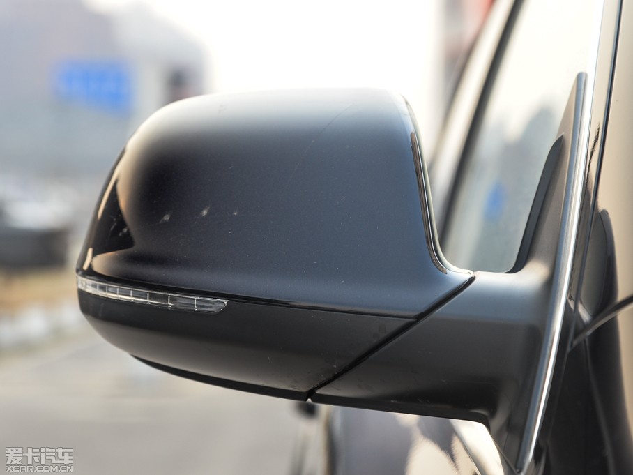 2015?yun)WQ7 40 TFSI ذ