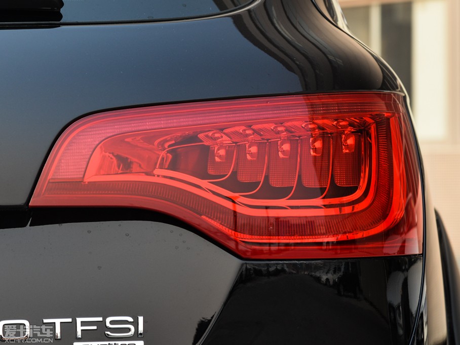 2015?yun)WQ7 40 TFSI ذ