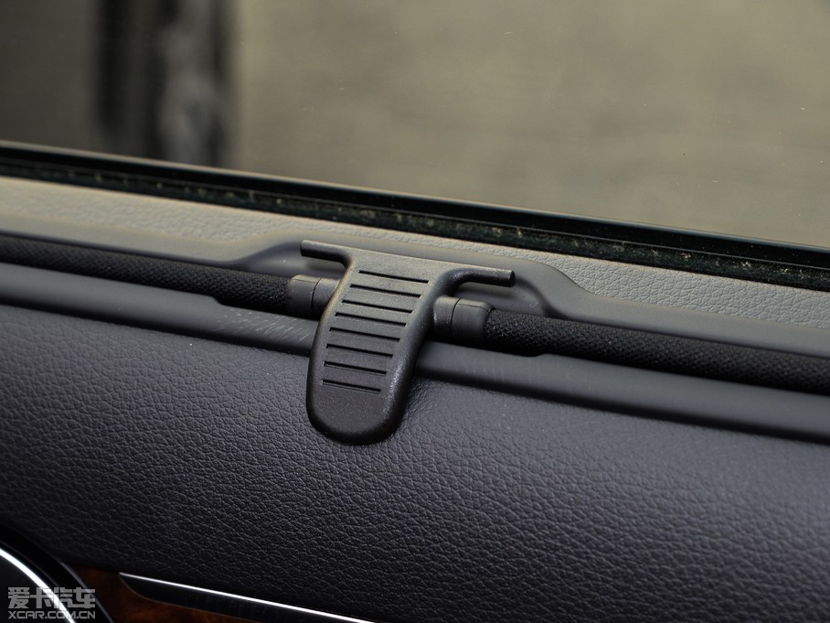 2015?yun)WQ7 40 TFSI ذ