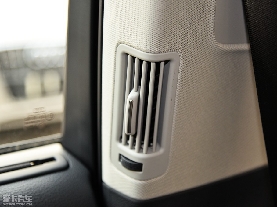 2015?yun)WQ7 40 TFSI ذ