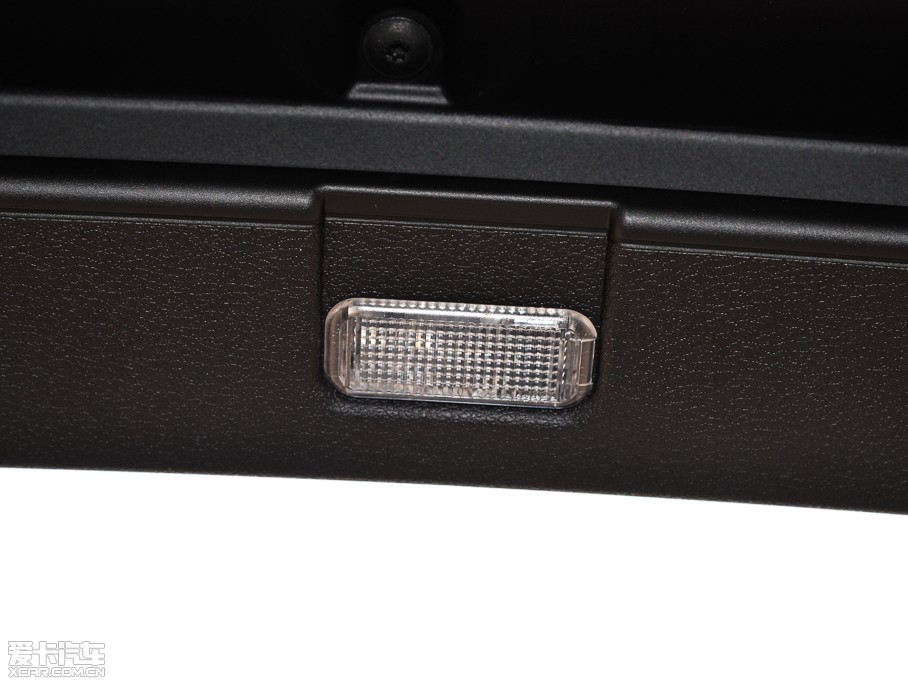 2015?yun)WQ7 40 TFSI ذ