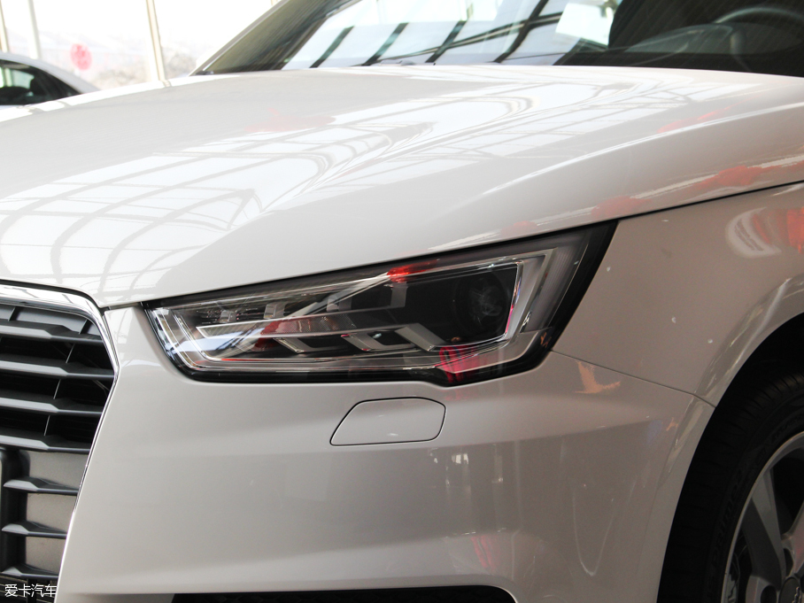 2016WA1 30 TFSI Sportback Lа