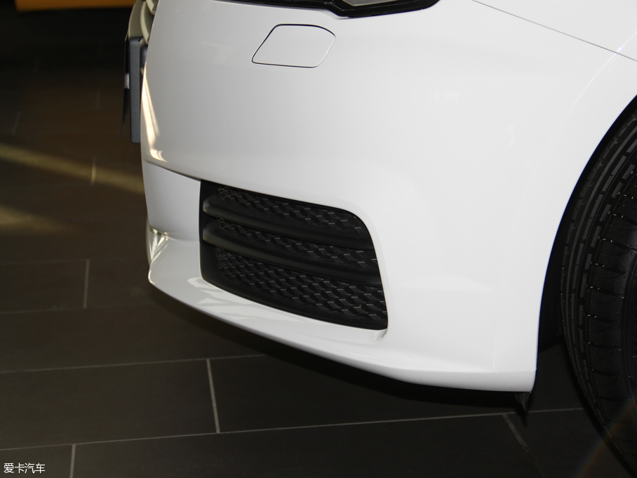 2016?yun)WA1 30 TFSI Sportback L(fng)а