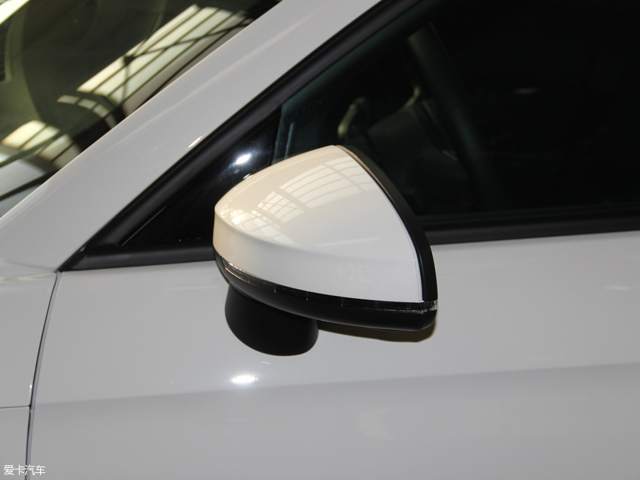 2016WA1 30 TFSI Sportback Lа