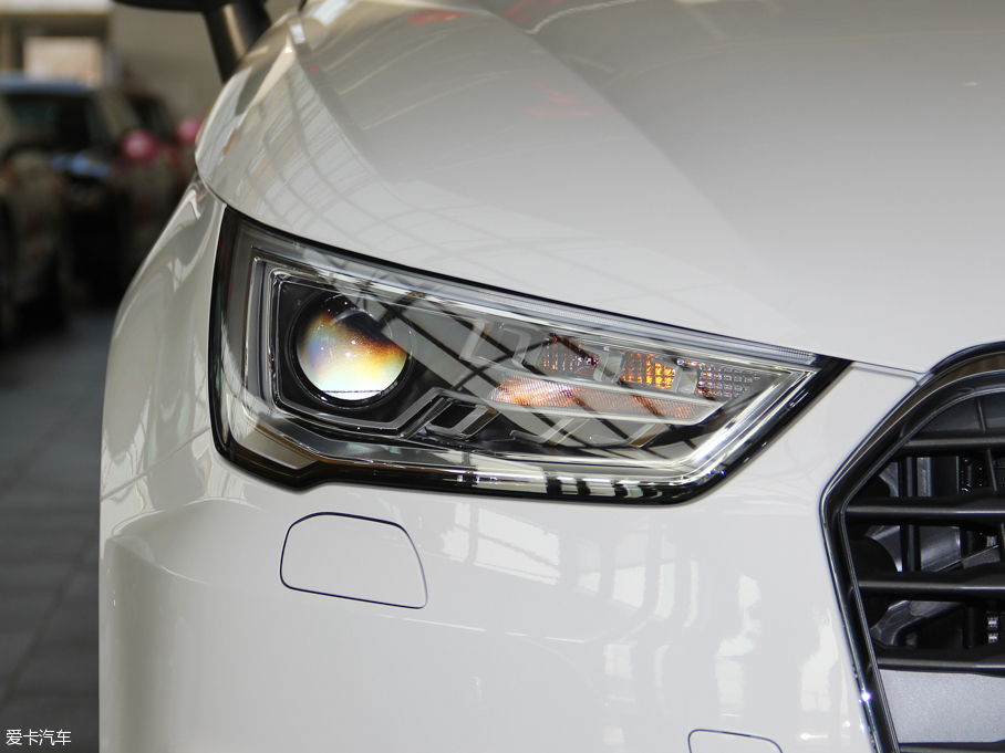 2016WA1 30 TFSI Sportback Lа