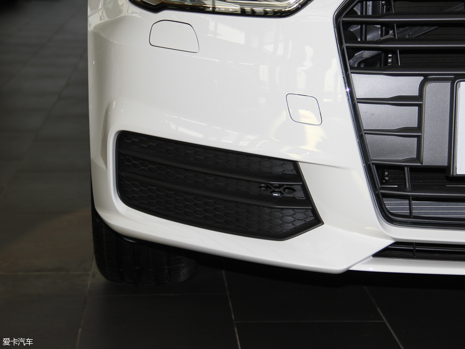 2016WA1 30 TFSI Sportback Lа