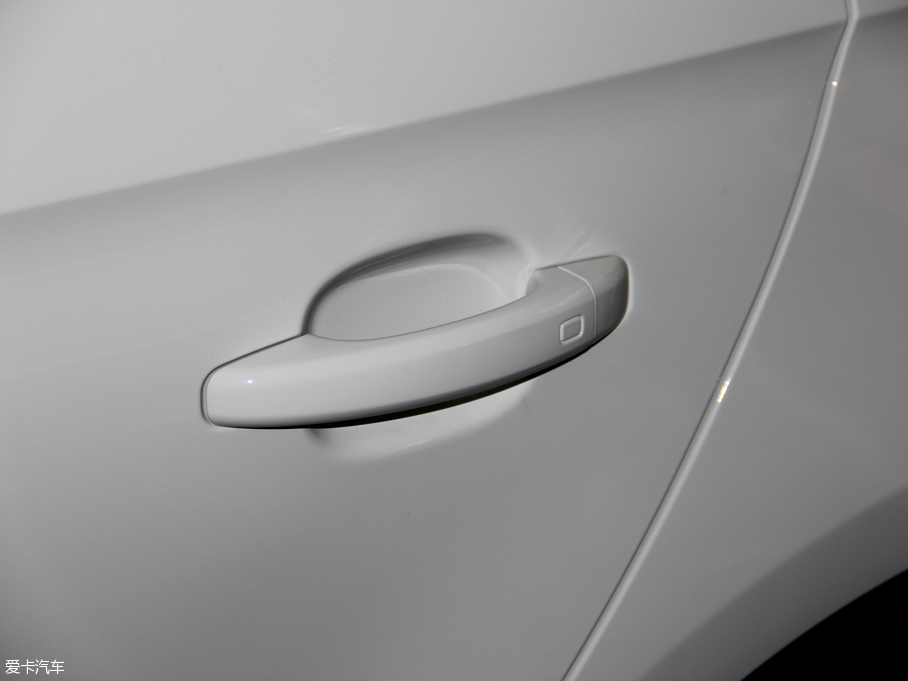 2016WA1 30 TFSI Sportback Lа