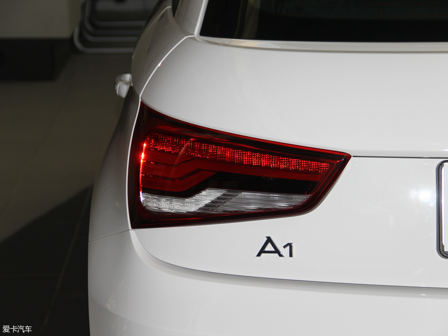 2016WA1 30 TFSI Sportback Lа