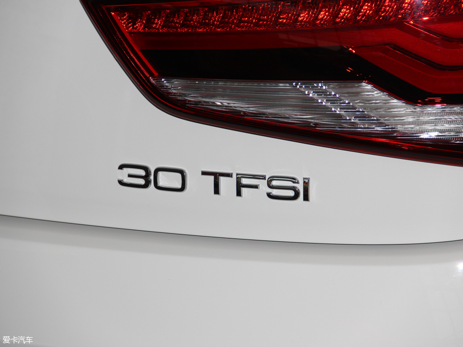 2016WA1 30 TFSI Sportback Lа