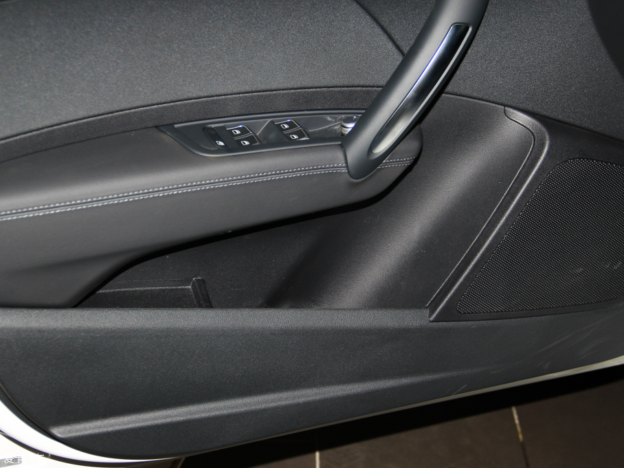 2016?yun)WA1 30 TFSI Sportback L(fng)а