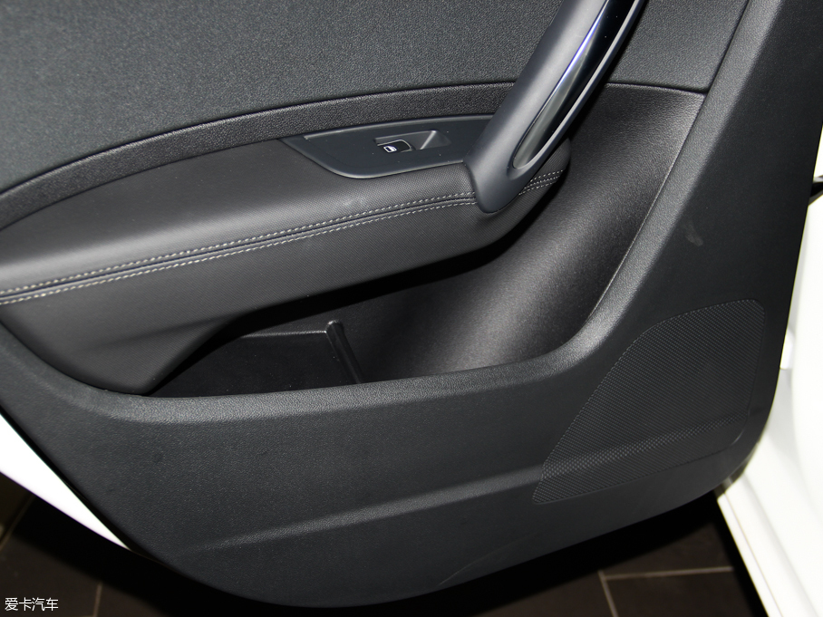 2016WA1 30 TFSI Sportback L(fng)а