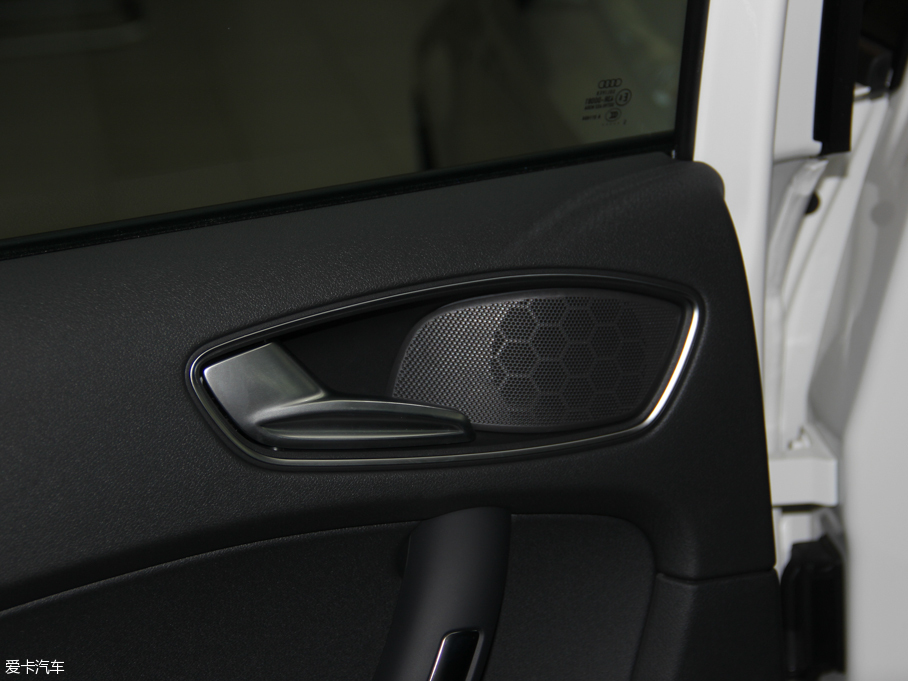 2016?yun)WA1 30 TFSI Sportback L(fng)а