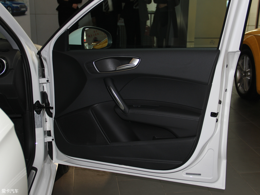 2016WA1 30 TFSI Sportback Lа