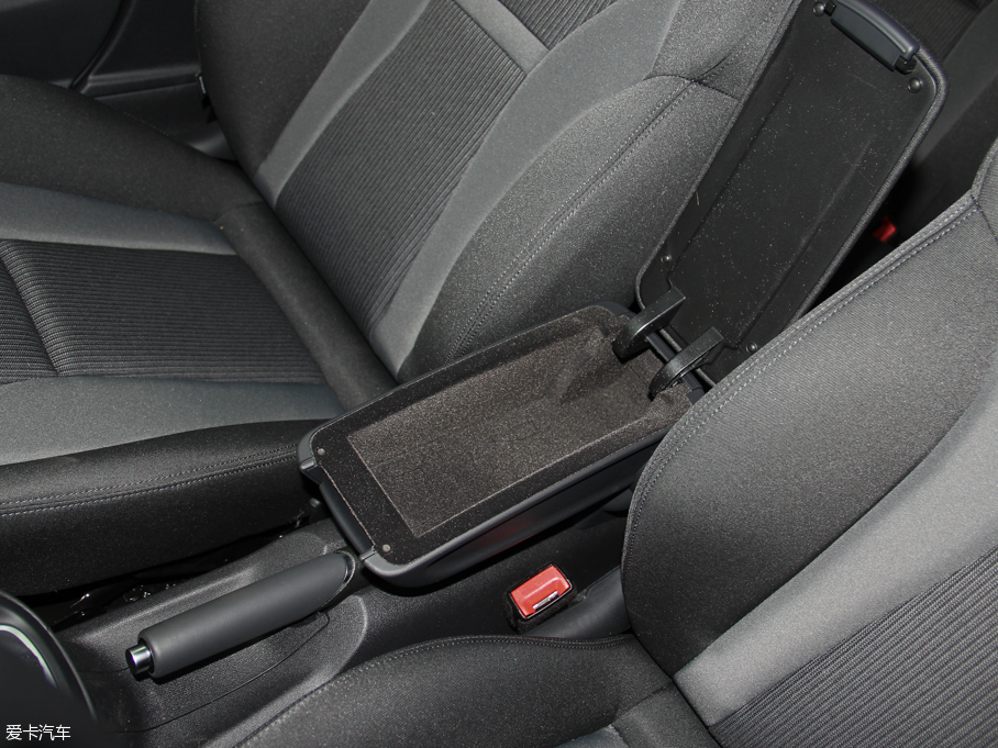 2016?yun)WA1 30 TFSI Sportback L(fng)а