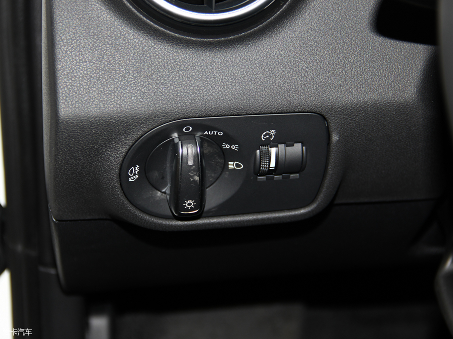 2016WA1 30 TFSI Sportback Lа