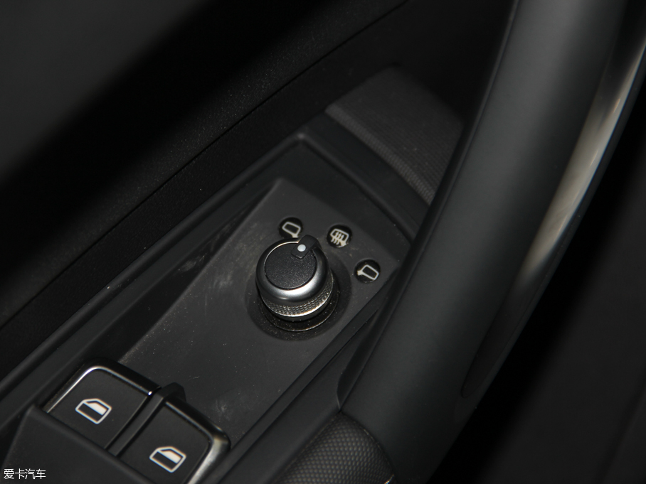 2016WA1 30 TFSI Sportback Lа