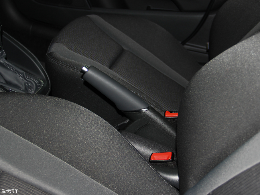 2016?yun)WA1 30 TFSI Sportback L(fng)а