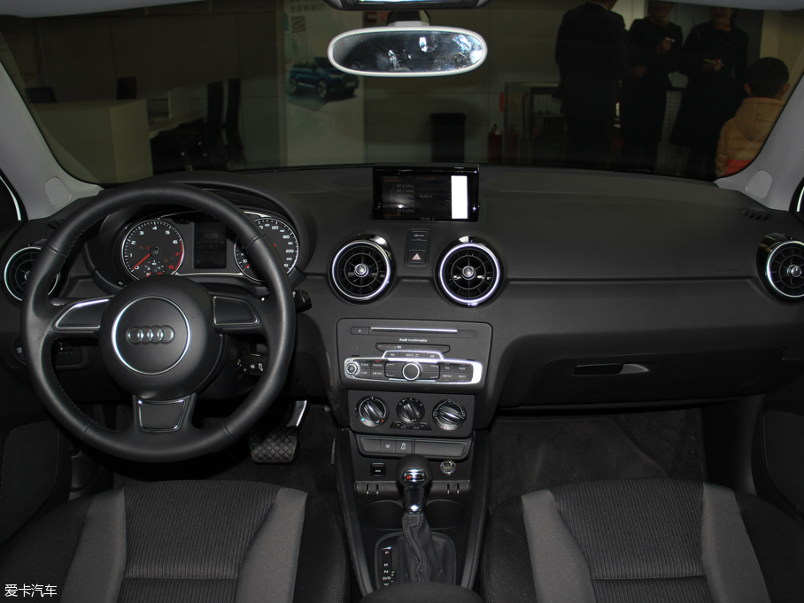 2016WA1 30 TFSI Sportback Lа