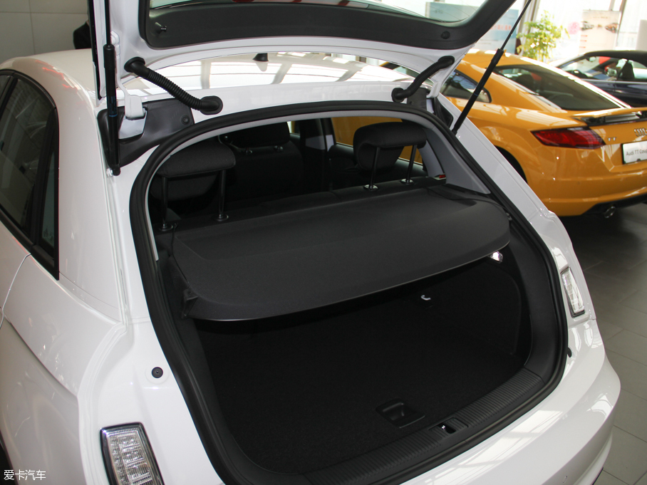 2016WA1 30 TFSI Sportback Lа