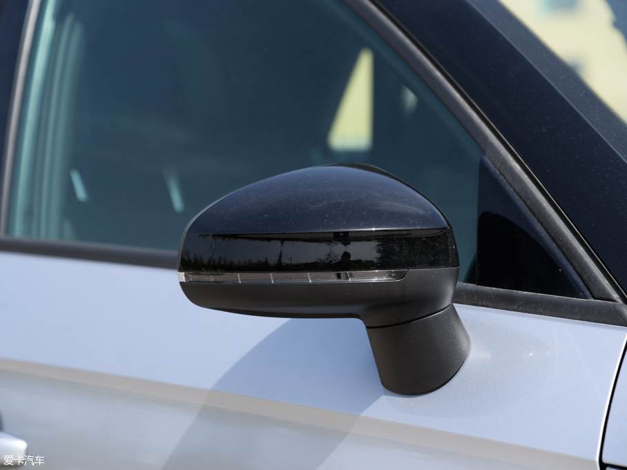 2016WA1 30 TFSI Sportback \Ӱ