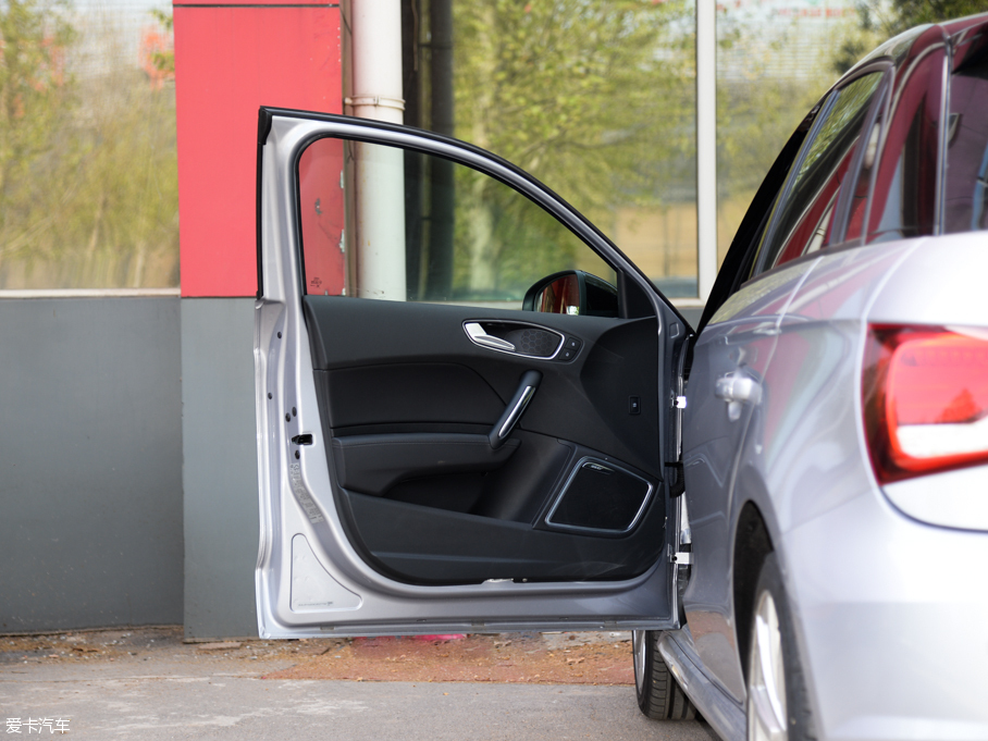 2016WA1 30 TFSI Sportback \Ӱ