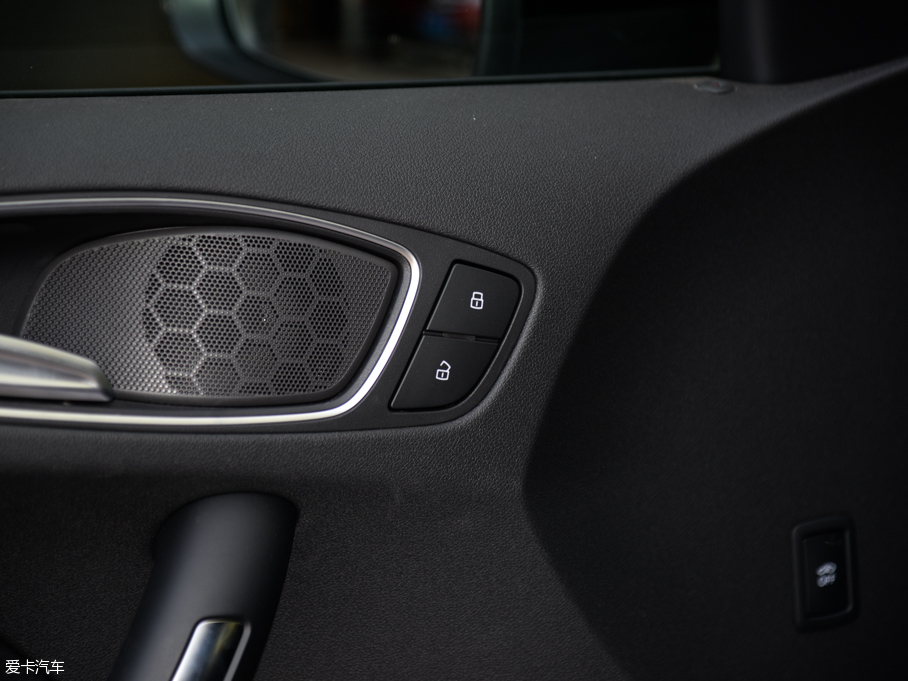 2016WA1 30 TFSI Sportback \Ӱ