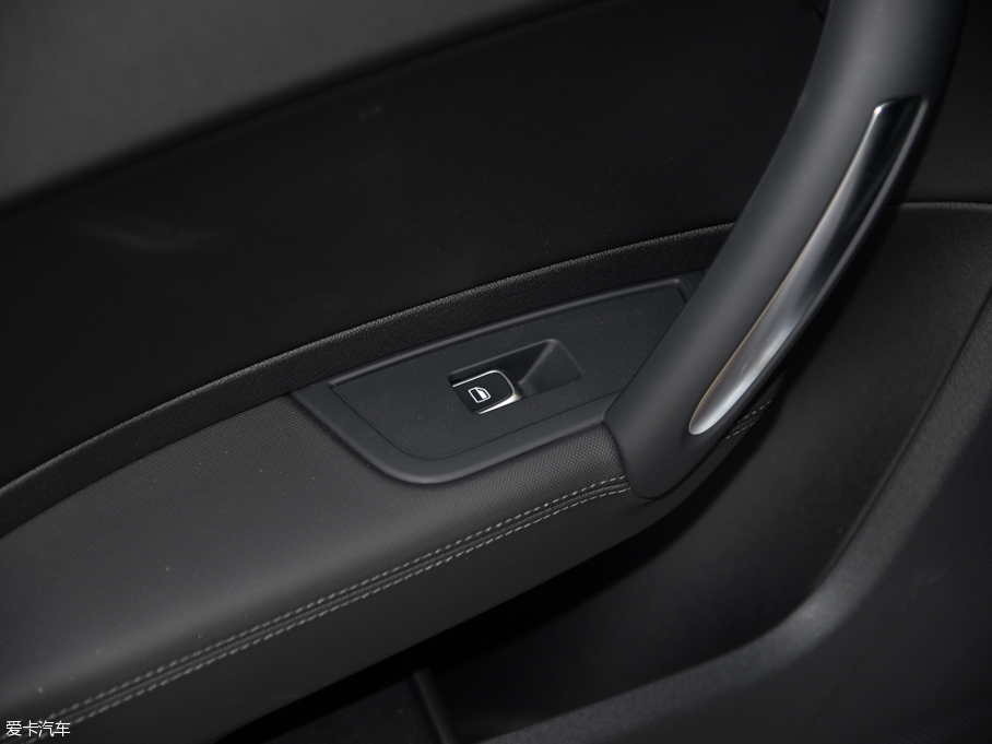 2016WA1 30 TFSI Sportback \Ӱ