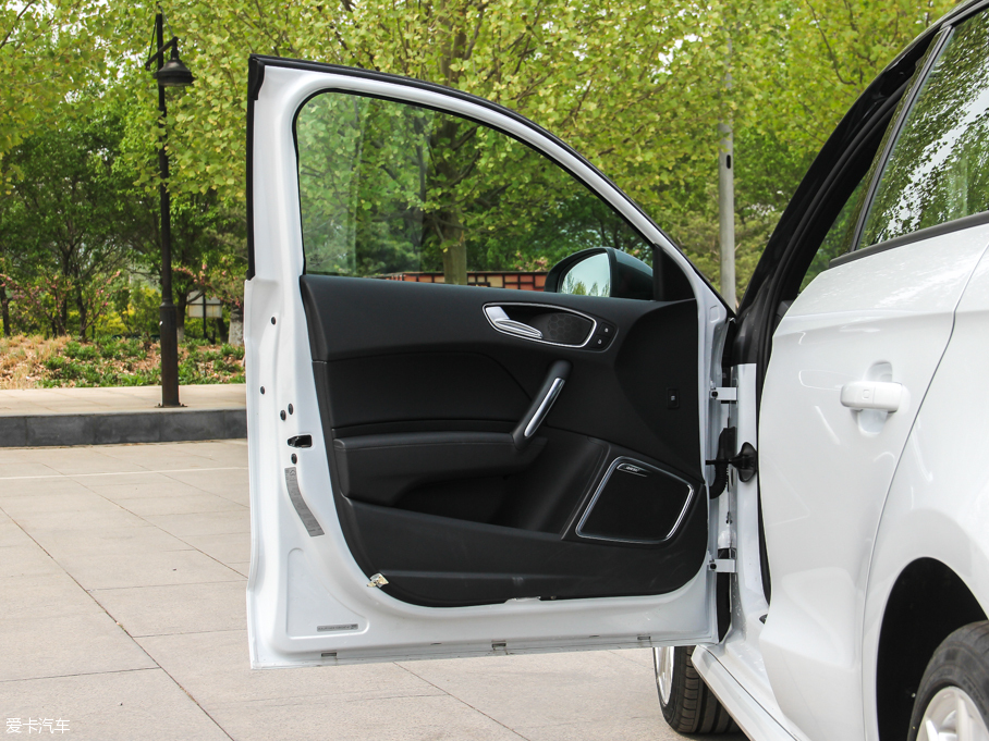 2016WA1 30 TFSI Sportback \Ӱ