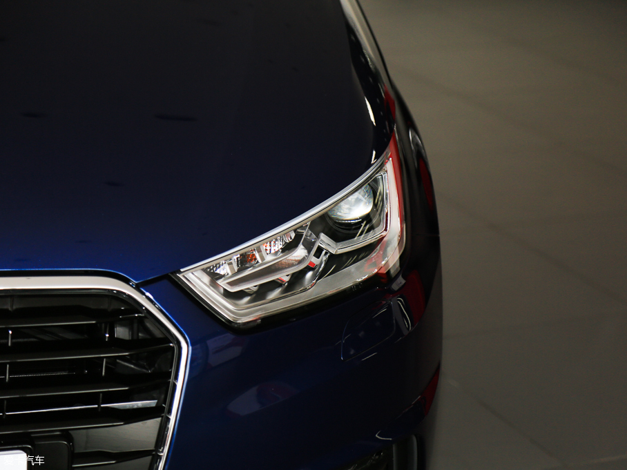 2016WA1 30 TFSI Sportback \Ӱ