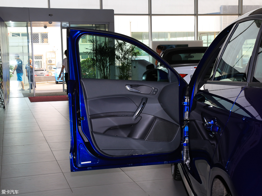 2016WA1 30 TFSI Sportback \Ӱ