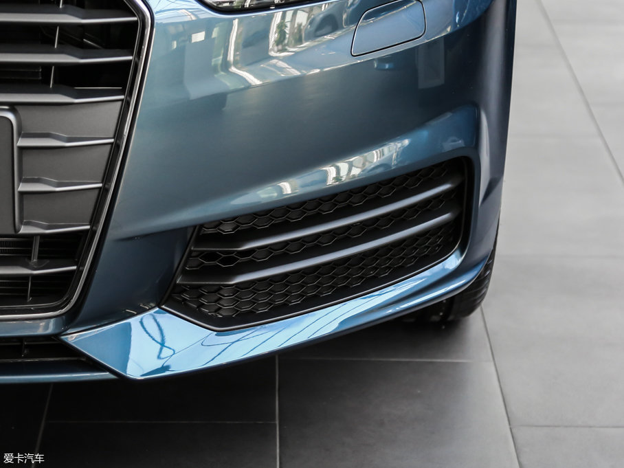 2016WA1 30 TFSI Sportback L(fng)а