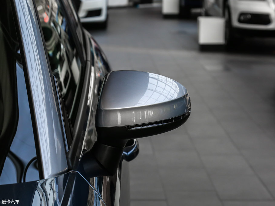 2016WA1 30 TFSI Sportback Lа