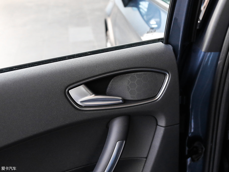 2016WA1 30 TFSI Sportback Lа