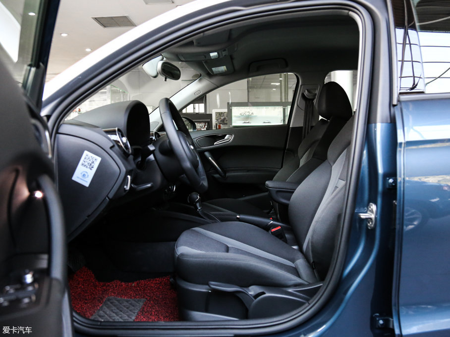 2016WA1 30 TFSI Sportback Lа