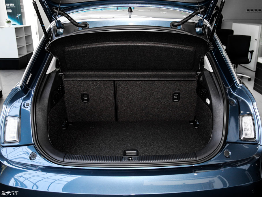 2016WA1 30 TFSI Sportback Lа