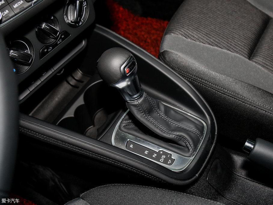 2016WA1 30 TFSI Sportback L(fng)а